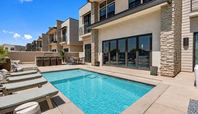 Coral Canyon Estates: 2 Private Pools + Cold Plunge