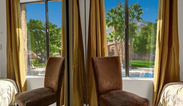 Corner View Condo - Walk to Downtown Palm Springs - Ramon Estados Treehouse