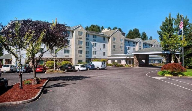 Country Inn & Suites by Radisson, Portland International Airport, OR