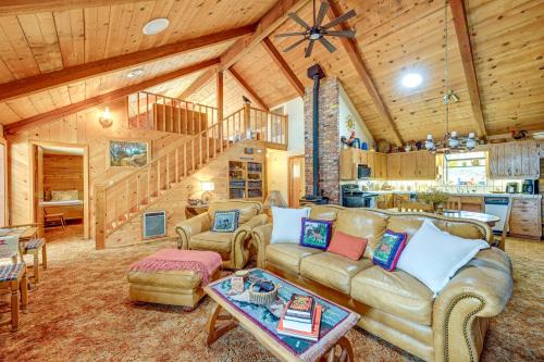 Countryside Views: Family-Friendly Badger Cabin