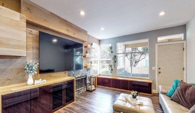 Cozy 1-bedroom condo with fitness room, WiFi in cool Foothill Ranch