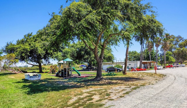Cozy 1 Bedroom Cabin, Sleeps 4, at Delta Shores Resort in Isleton.