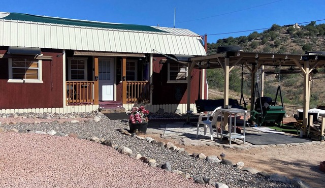 Cozy 1 bedroom Tiny-Home in welcoming Lake Montezuma with AC & attached pergola.