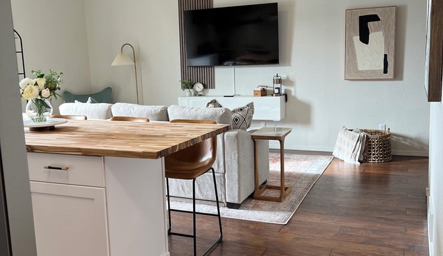 Cozy 2-bedroom condo with WiFi, AC in Colfax