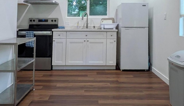 Cozy 2-bedroom house in marvelous San Gabriel Valley with AC