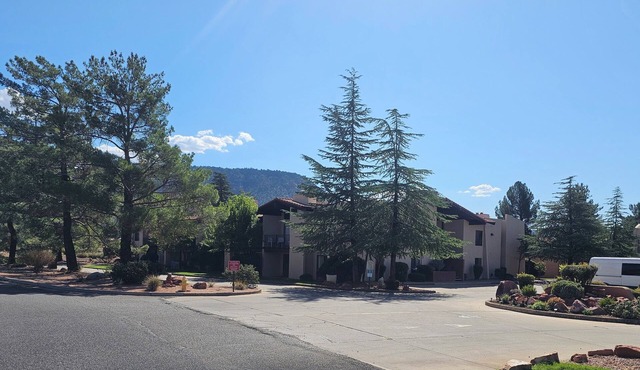 COZY 2BDRM CONDO IN VOC, Village of Oak Creek, SEDONA Tennis, Pickleball, Pool