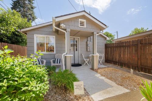 Cozy Casita - Minutes to Autzen & Downtown home