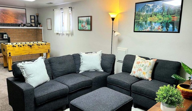 Cozy & Clean basement apartment 🏡