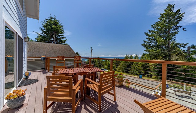 Cozy coastal home with magnificent ocean views, near private landing strip.