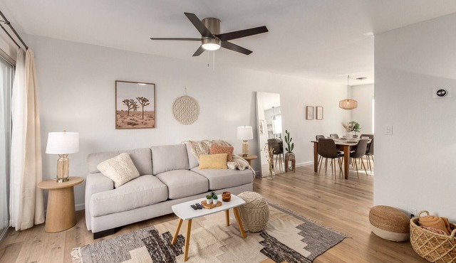 Cozy condo in Scottsdale, walking distance to Old Town, Mall, Spring Training!
