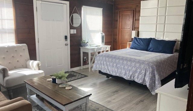 Cozy Cottage In Ocean Beach just 2 blocks from the Sand!