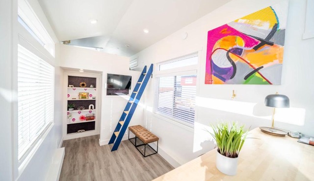 Cozy modern tiny home near ZION & private deck