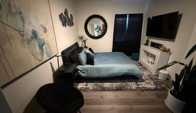 Cozy Music Bedroom Shared Newley Remodeled House. Peaceful, Darksky neighborhood
