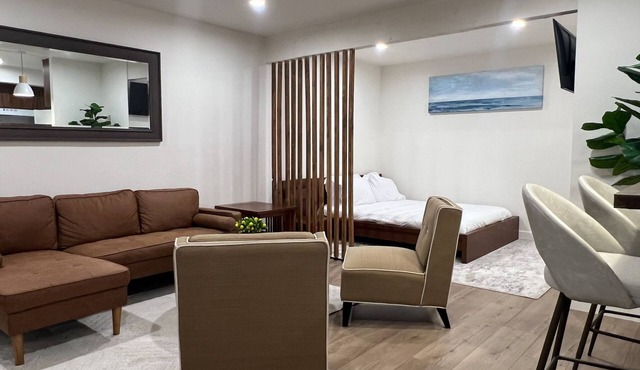 Cozy, newly renovated studio condo with fitness room, WiFi in delightful Irvine