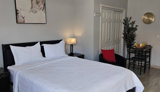 Cozy Private Studio Near Airport & Las Vegas Strip