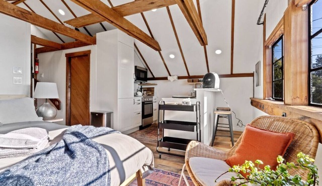 Cozy studio in North Berkeley in Berkeley