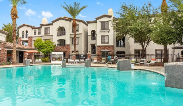 CozySuites Glendale by the stadium with pool 19