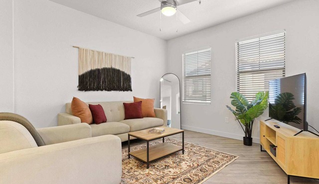 CozySuites Glendale by the stadium with pool! 16