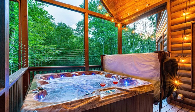 Creekside Log Cabin with Hot Tub & Arcade Games in Beech Mountain
