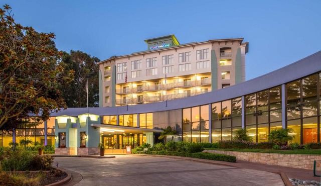 Crowne Plaza Cabana Hotel by IHG