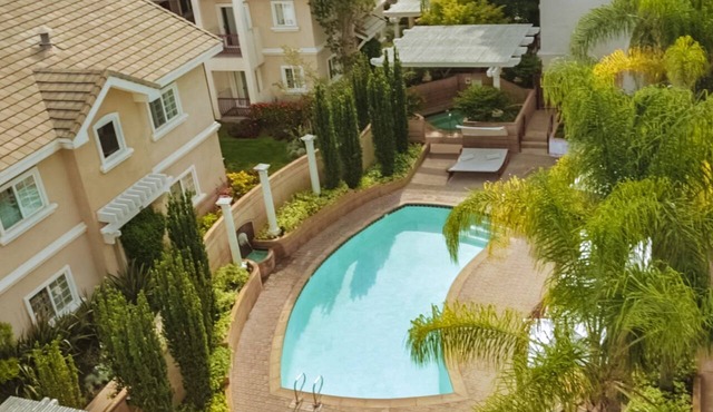 Deluxe 1 King at The Grand Hotel, Onsite Pool, Pet-Friendly Property