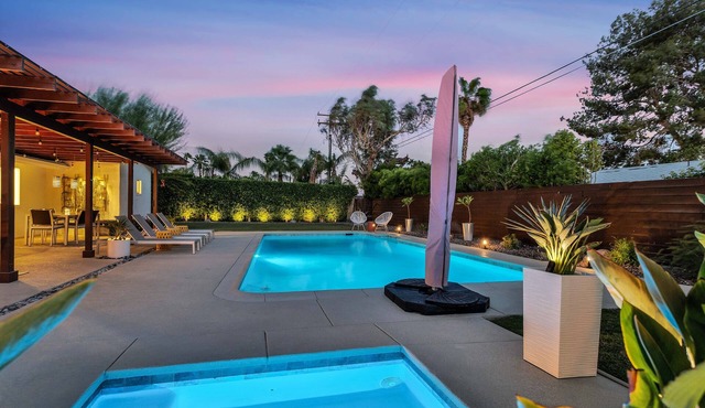 Desert House-A Relaxing Mid-Century Oasis