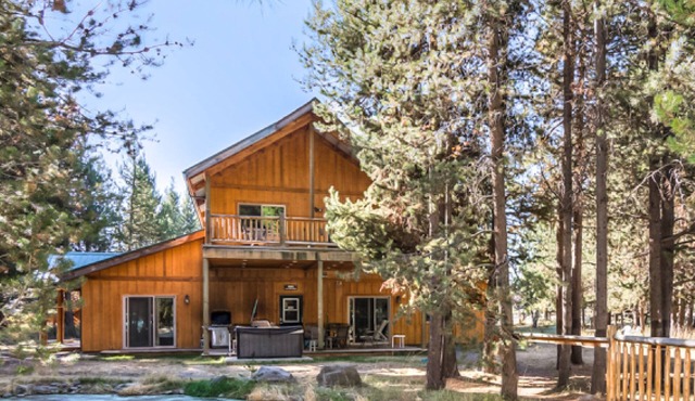 DiamondStone Guest Lodges