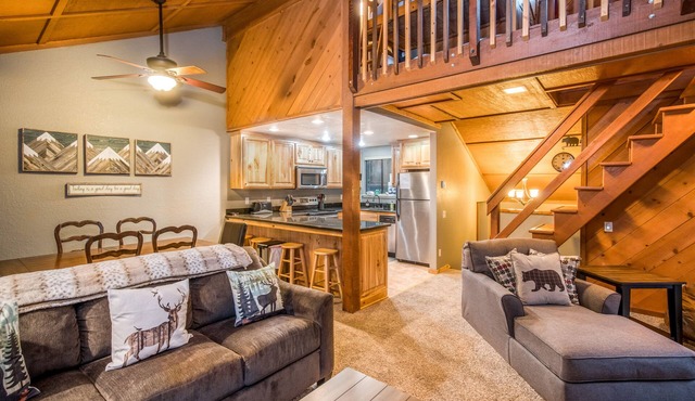 Dog-friendly condo w/an updated kitchen, furnished deck, shared pool, & hot tub