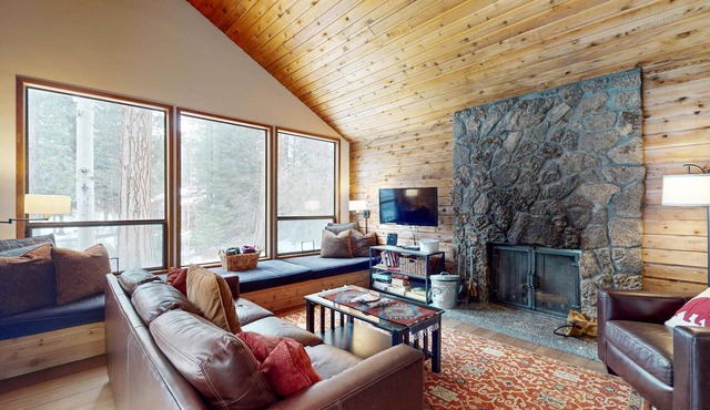 Dog-friendly house with pool, hot tub, fitness room, fireplace, grill, & deck