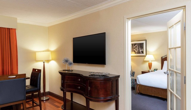 DoubleTree by Hilton Hotel Grand Rapids Airport in Grand Rapids
