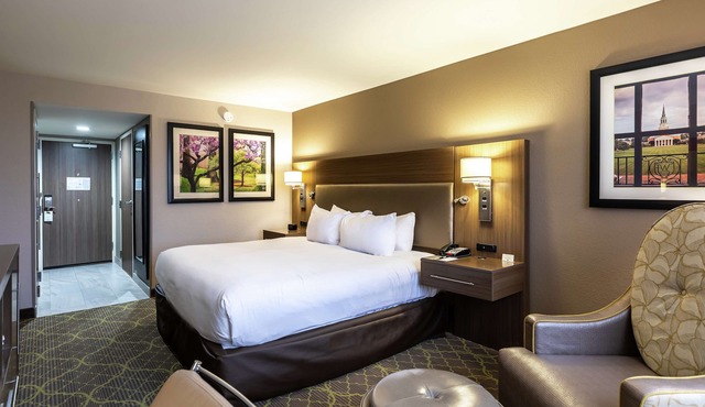 DoubleTree by Hilton Winston Salem - University in Winston-Salem