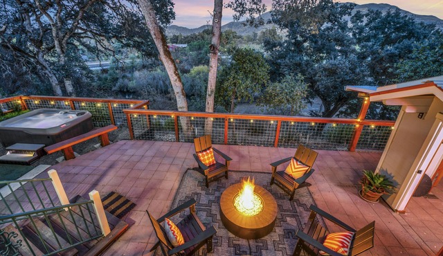 Downtown Kelseyville home l GREAT backyard w/hot tub & AMAZING Konocti views!