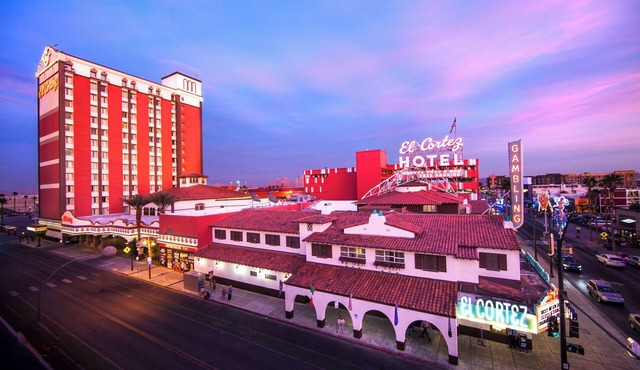 El Cortez | Pavilion 2 Queen | On-Site Casino | Adults Only