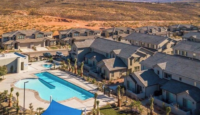 End Unit | Huge Pool & Hot Tub | Fast Internet | By Zion & St George | #1889