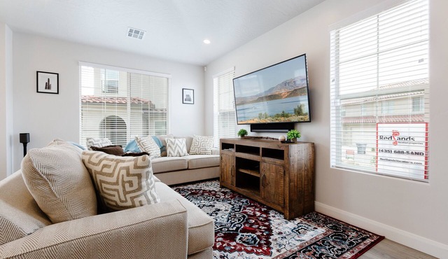 Escondido 1126 sleeps 13 guests 3 bedrooms Xbox one