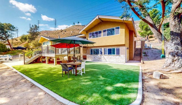 Estate - Private Solar-Heated Pool & Pool House
