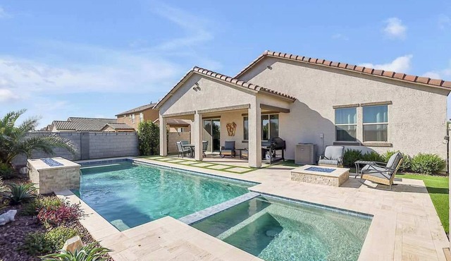 Exclusive 4BR- Pool, Spa, EV Charger