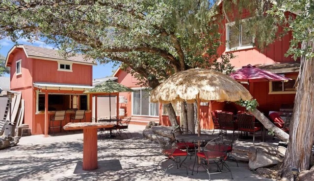 Exclusive 5BR: Cantina, Fire Pit, Sleeps 16