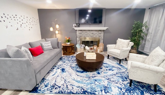 Exquisite 5BR Staycation Home close to Knott's Berry Farm and Disneyland