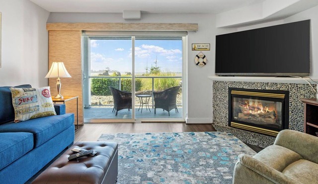 First Floor Condo near the Bayfront!