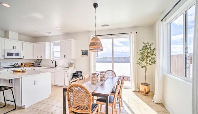 Flagstaff-Area Family Home w/Hot Tub & Patio