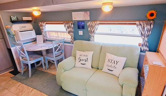 Foothills Quiet Guest RV Home - Queen & Twin Bed, Dog Friendly, Fenced Yard, BBQ