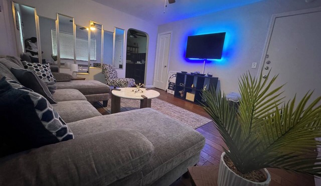 Forget your worries in this spacious, serene 1-bedroom unit with lots of charm.