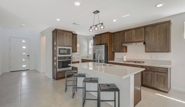 Full House in Las Vegas - Close to EVERYTHING, just MINUTES from the LV Strip
