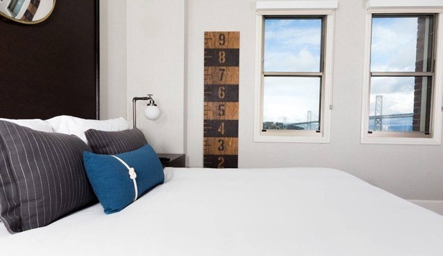 Full Room Stay w/Free Breakfast & Pet-Friendly | 3-Min Drive to Ferry Building