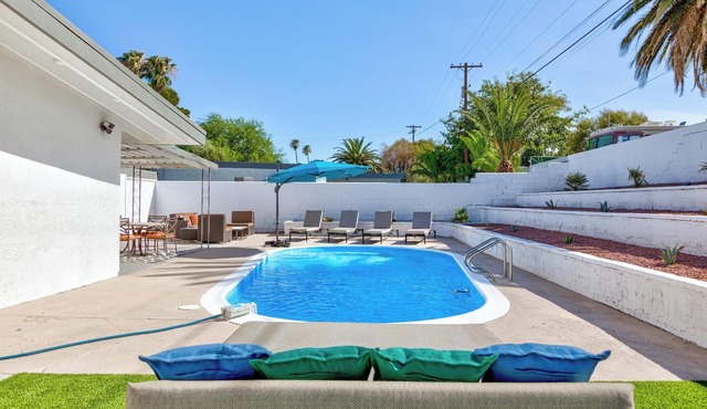 Furnished Mid-Century Monthly Vegas Rental Near Convention Center & Strip