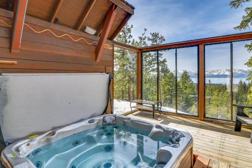 Game Room & Hot Tub: Serene Grand Mountain Chalet!