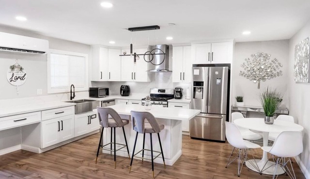 Gillespie 2bed 1 bath 1063 2Bed 1Bath by SD Stay