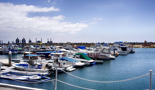 Golden Sails Hotel
