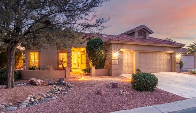 Golf Course Beauty Oakwood Sun Lakes 55+! Sparkling Pool. Dog Friendly.